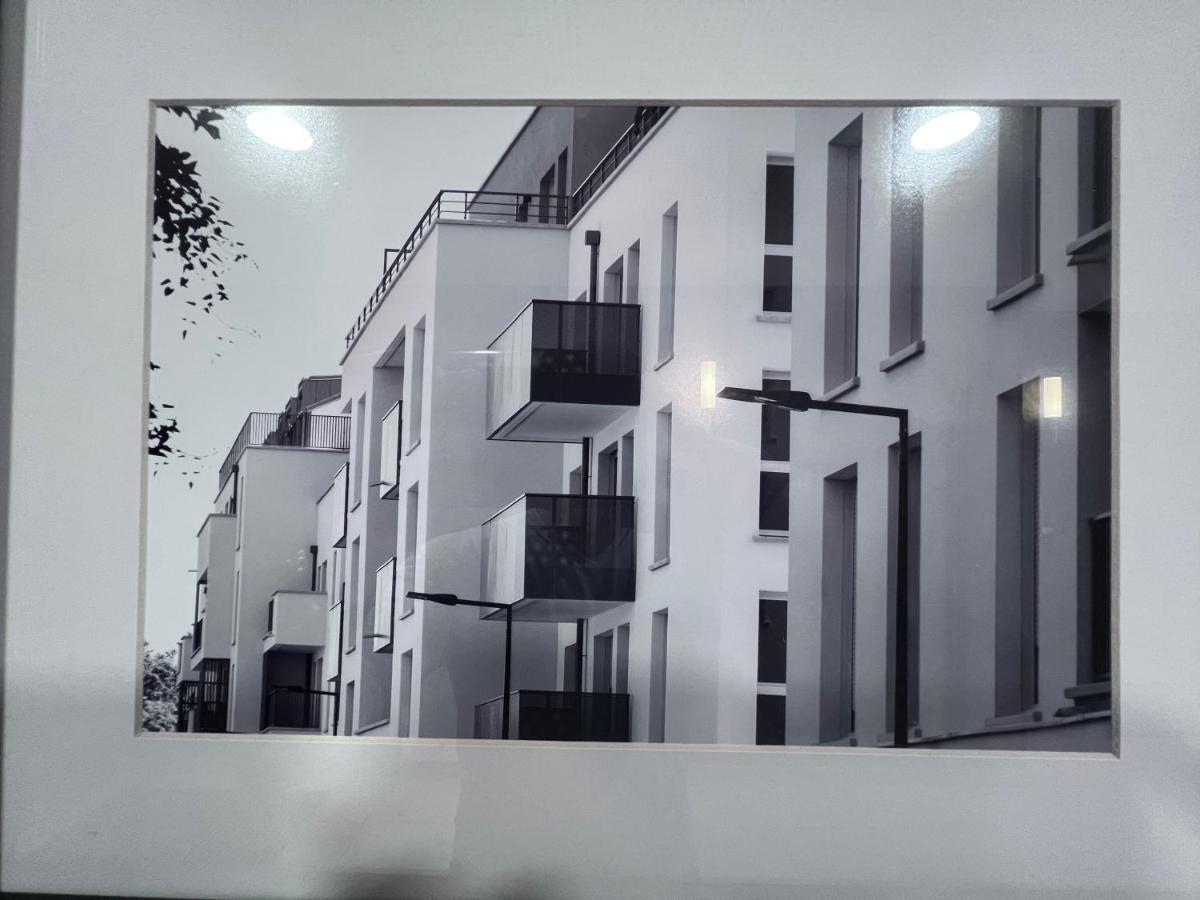 Chambre Individuelle Dans Un Appartement A 37 De Champs Elysees Sartrouville Exterior photo